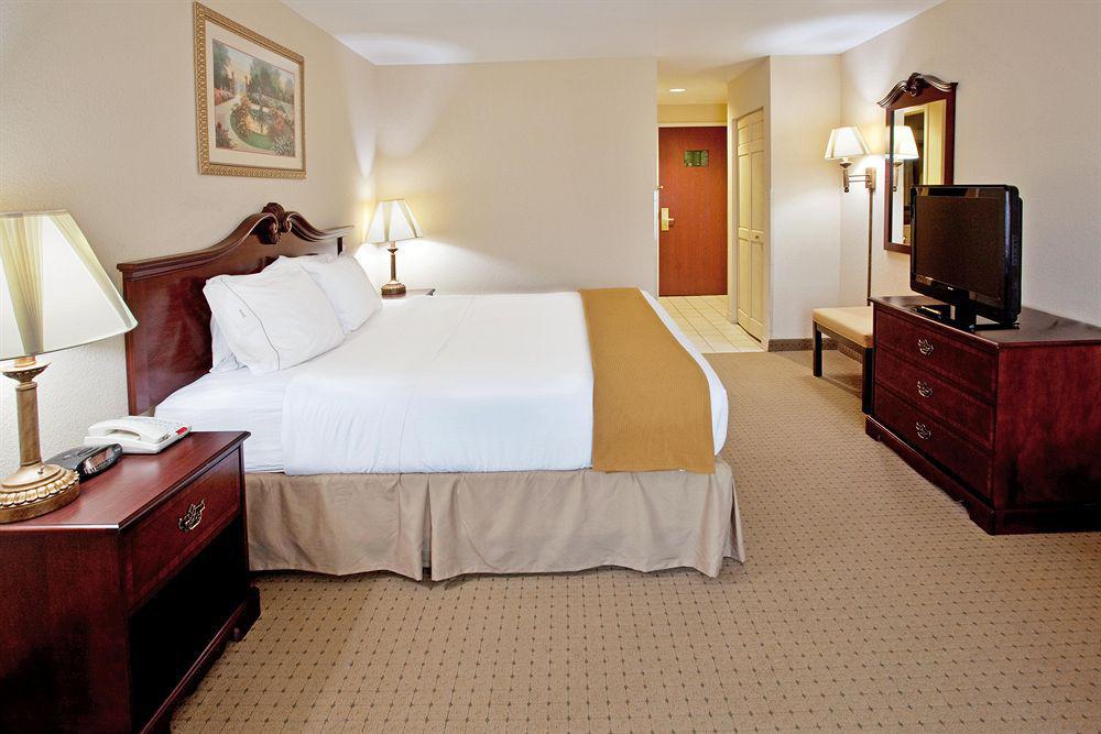 Holiday Inn Express Camden Bagian luar foto